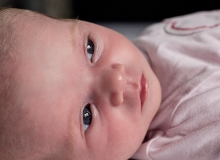 lifestyle newborn fotograaf delft baby ogen
