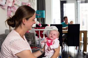 newbornfotografie Delft: baby en mama