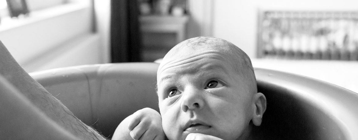 newborn delft fotografie lifestyle baby bad