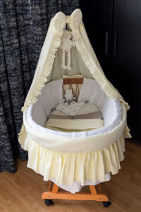 lifestyle newborn fotografie berkel baby wieg