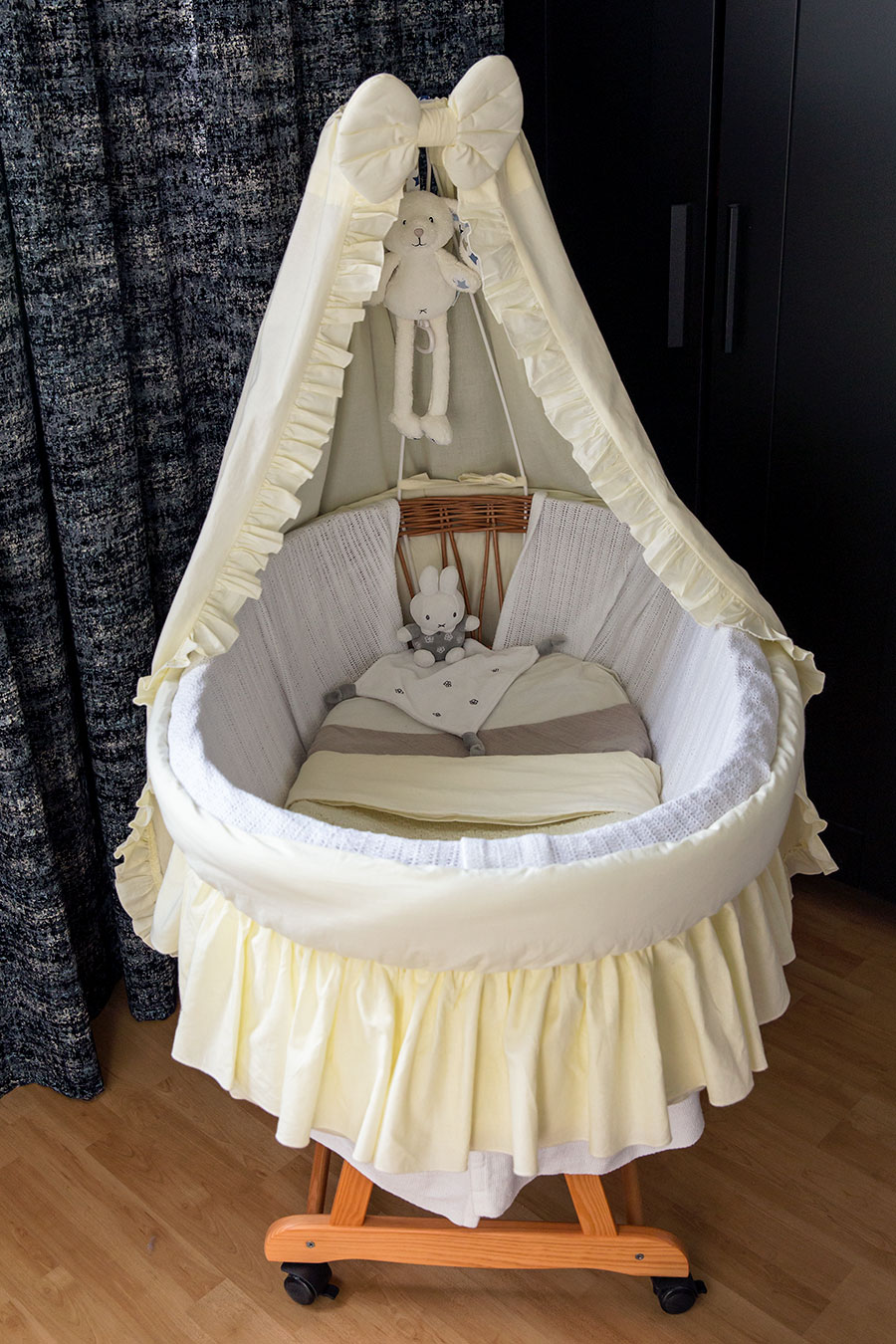 lifestyle newborn fotografie berkel baby wieg