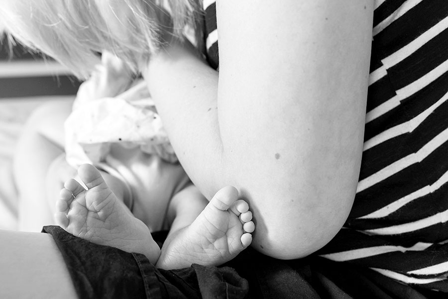 lifestyle newborn fotografie berkel babyvoetjes