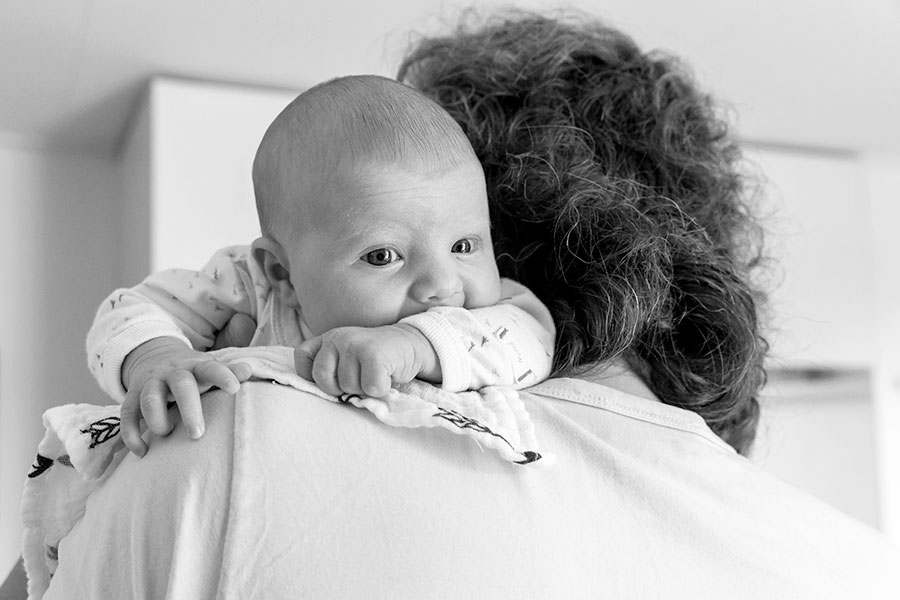 lifestyle newborn fotografie den hoorn kraamreportage baby