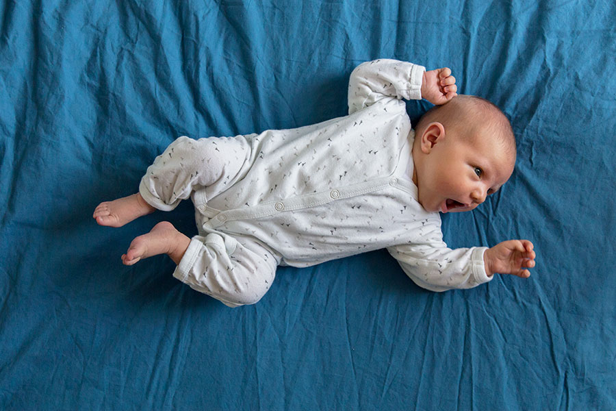 lifestyle newborn fotografie den hoorn kraamreportage baby