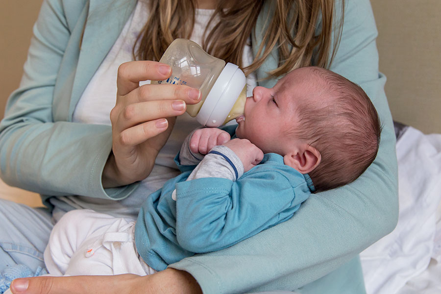 lifestyle newbornfotografie den haag fles