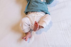 lifestyle newbornfotografie den haag babyvoetjes