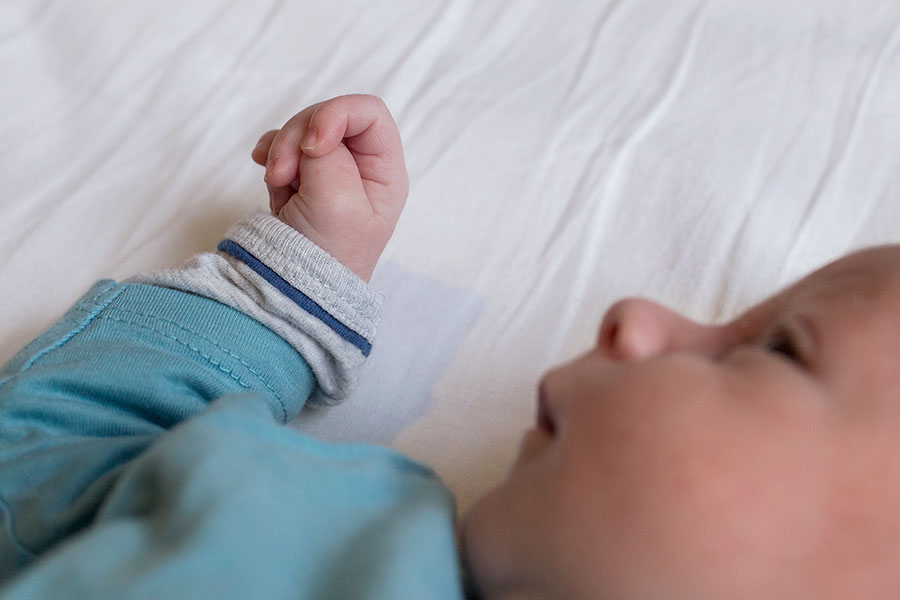 lifestyle newbornfotografie den haag vingertjes