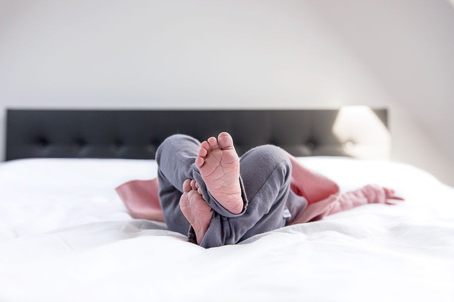 lifestyle newbornfotograaf pijnacker babyvoetjes