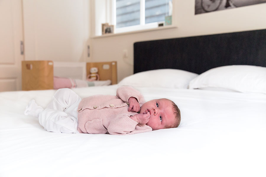 lifestyle newbornfotograaf amsterdam baby