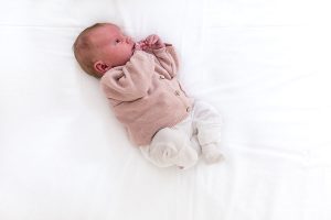 lifestyle newbornfotograaf amsterdam baby