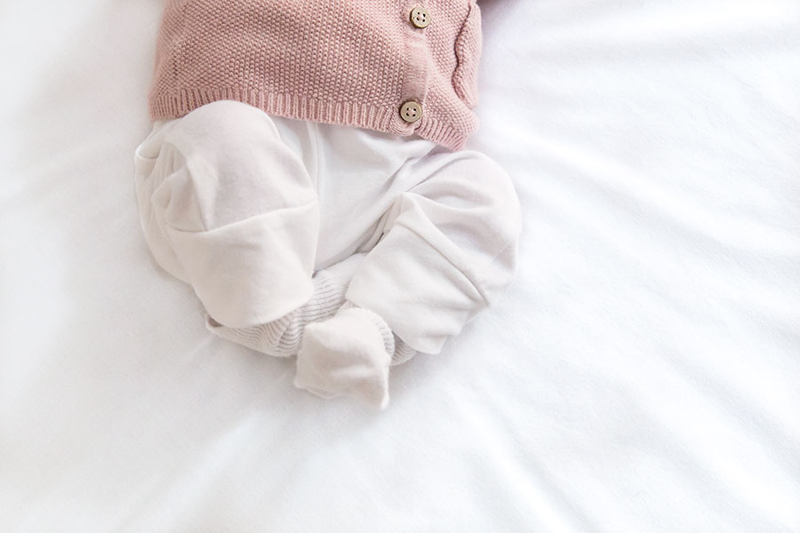 lifestyle newbornfotograaf amsterdam babyvoetjes