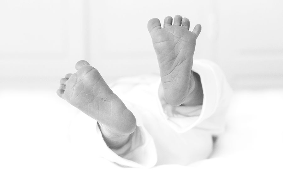 lifestyle newbornfotograaf amsterdam babyvoetjes