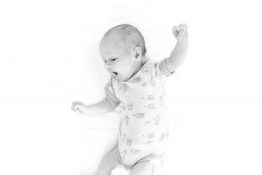 newbornfotograaf delft baby gaapt