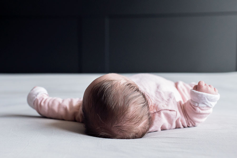 lifestyle newbornshoot baby