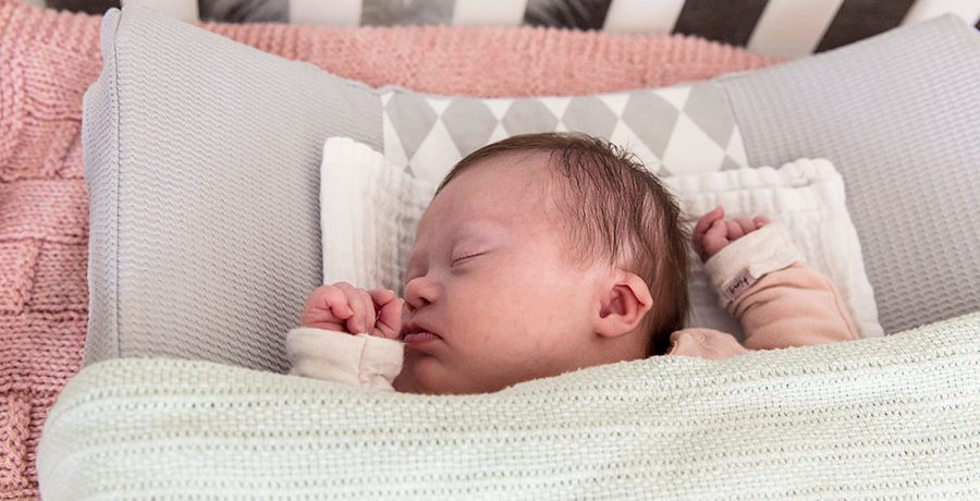 lifestyle newbornshoot baby