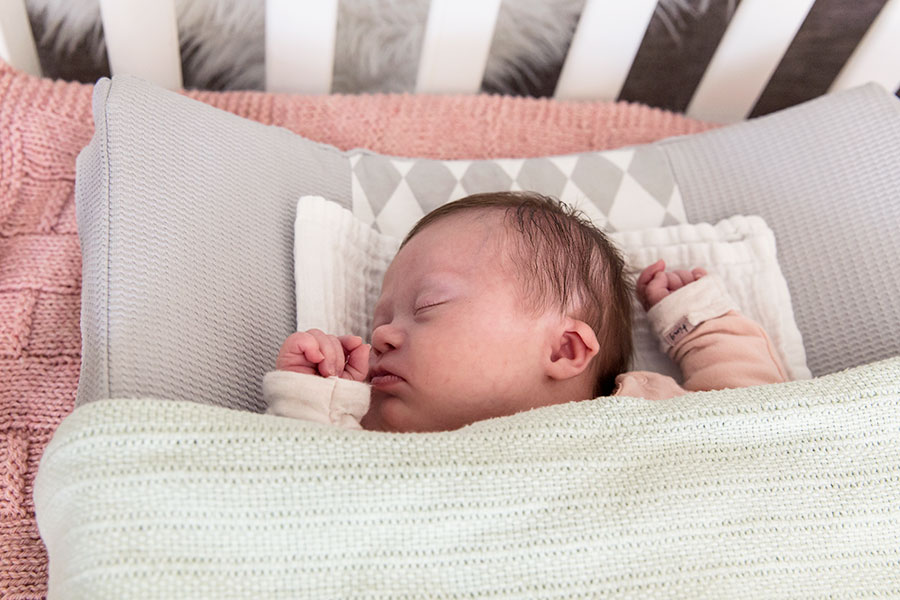 lifestyle newbornshoot baby
